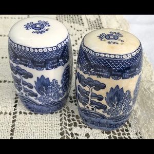Blue Willow Set of Salt & Pepper Shakers